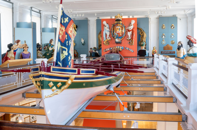 Victory Gallery mezzanine floor with ship figure heads