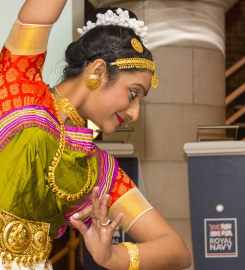 Female dancer in traditional Hindu clothes