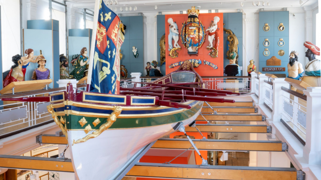 Victory Gallery mezzanine floor with ship figure heads